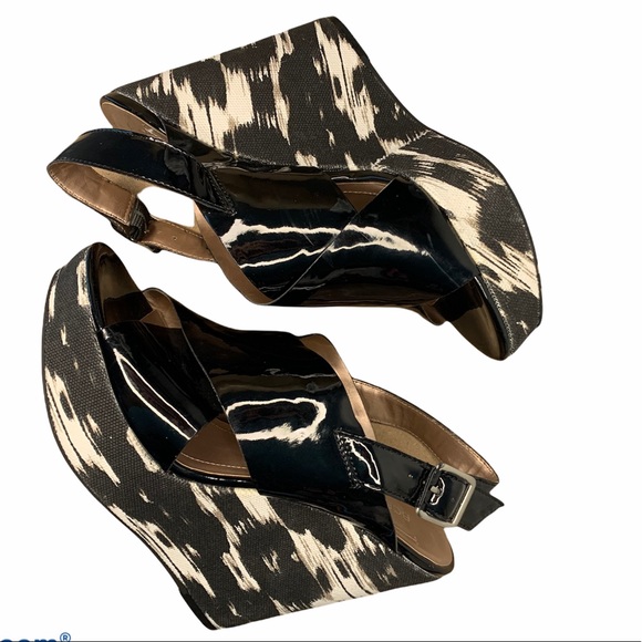 BCBGeneration Size 9 “Imana” Black Patent Wedge - Picture 3 of 7